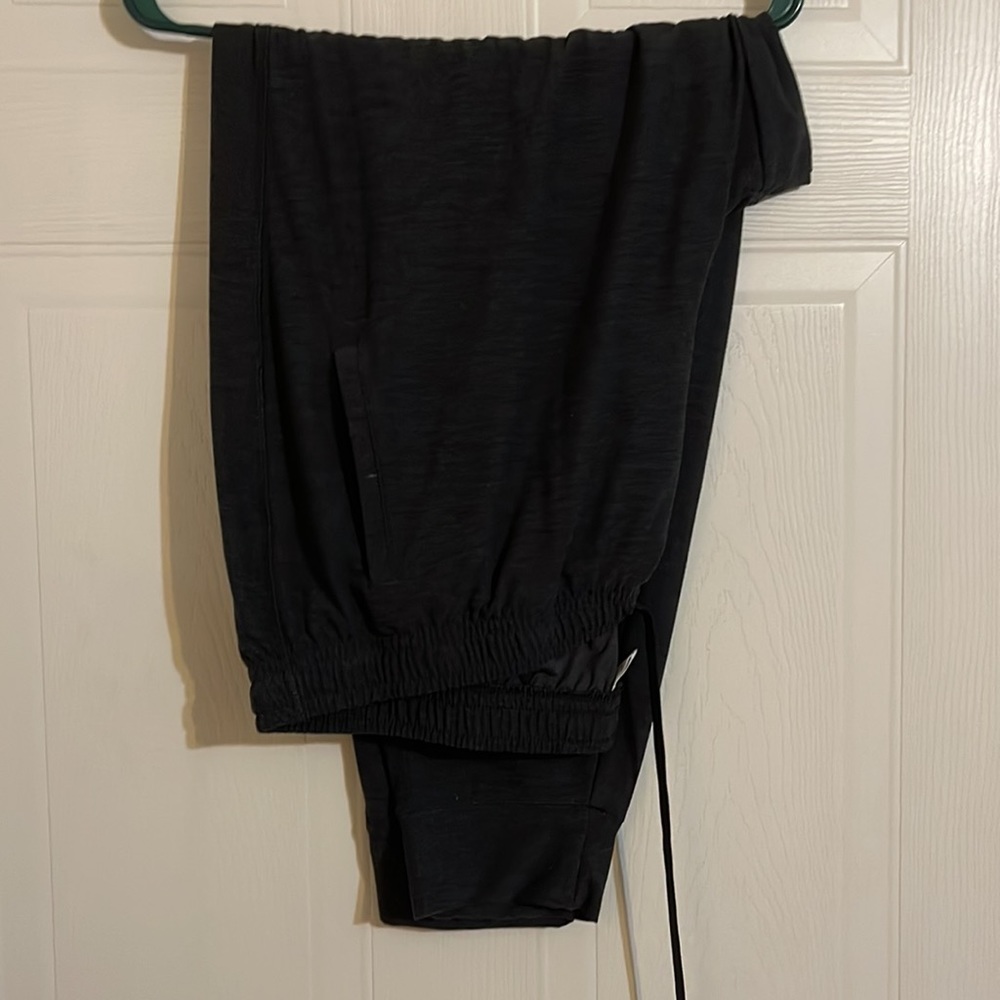 Joggers - Picture 2 of 3